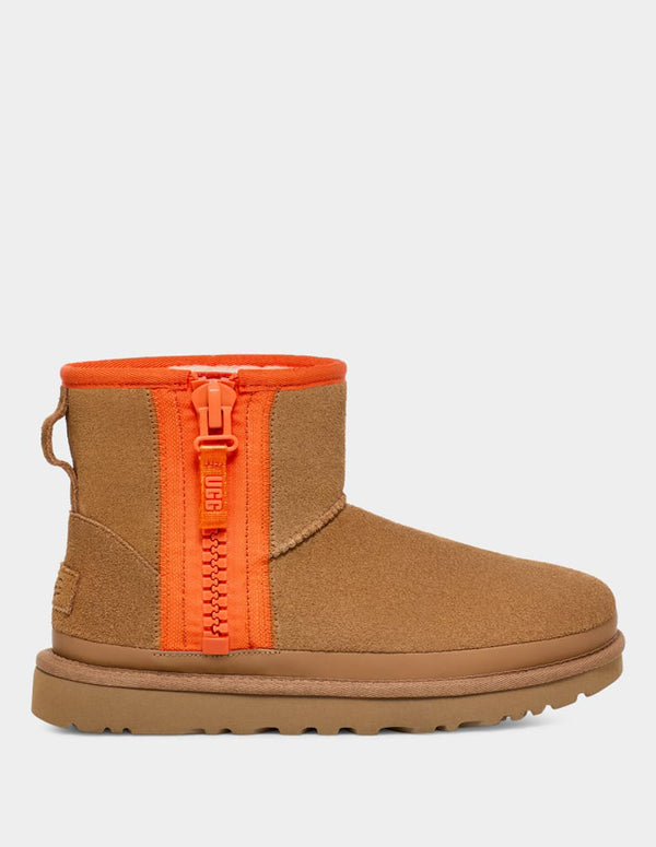 Botines UGG Classic Mini con Cremallera y Logo de Cinta Camel Mujer