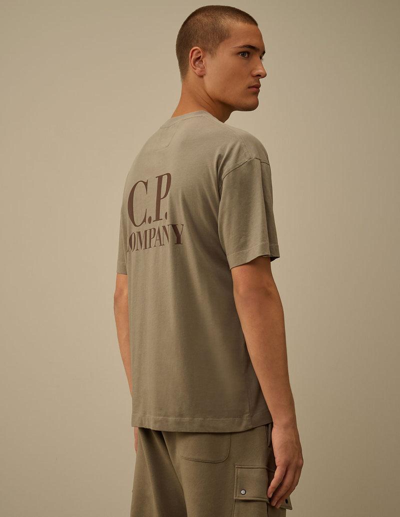 Camiseta C.P. Company con Logo Marrón Hombre