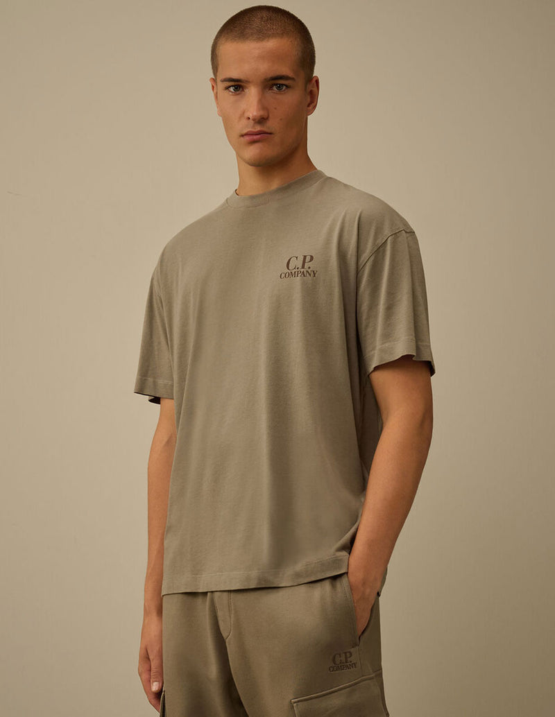 Camiseta C.P. Company con Logo Marrón Hombre