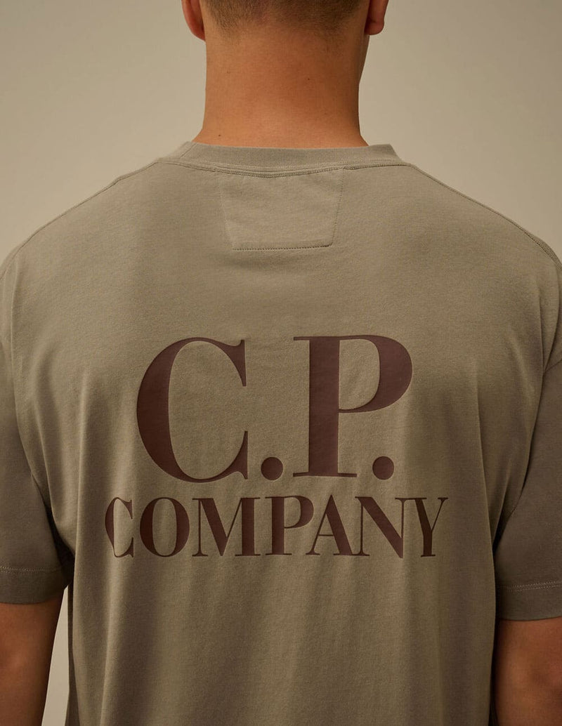 Camiseta C.P. Company con Logo Marrón Hombre