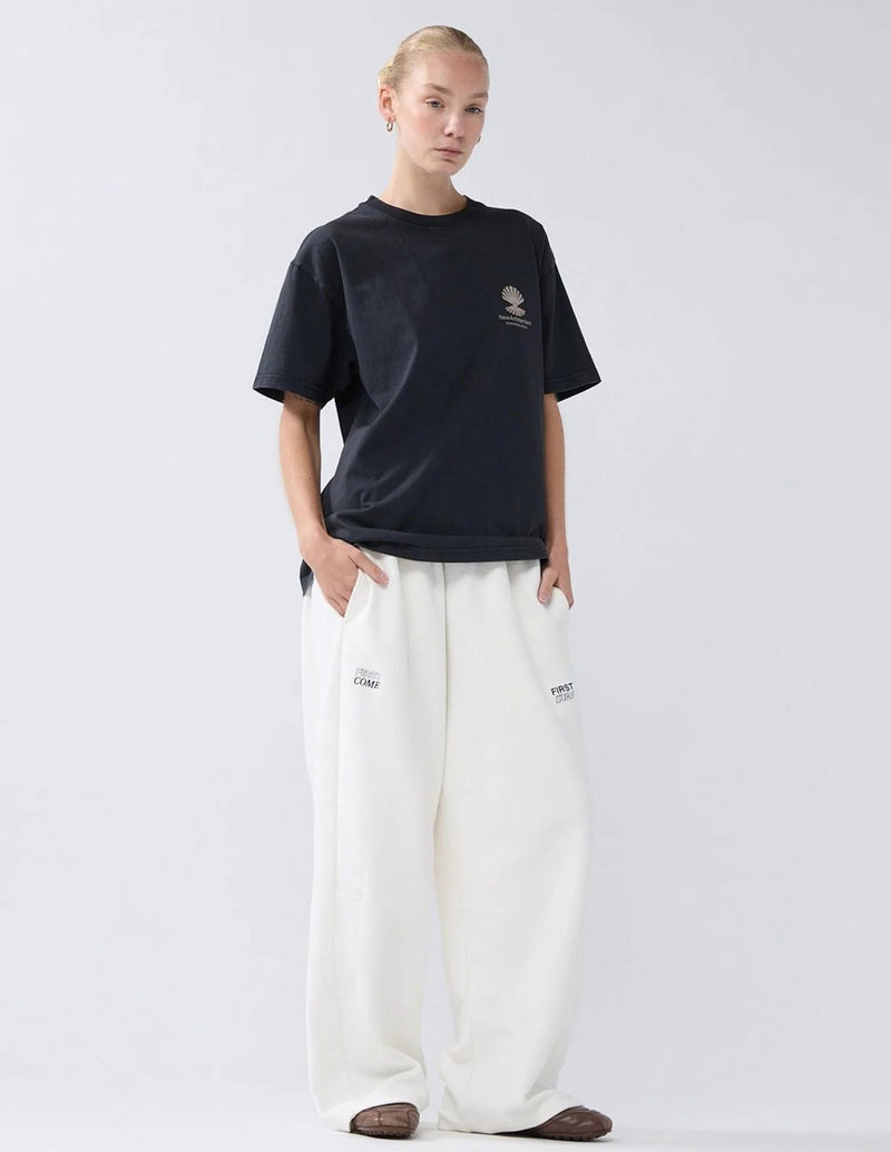 Camiseta New Amsterdam Oyster Negra Unisex