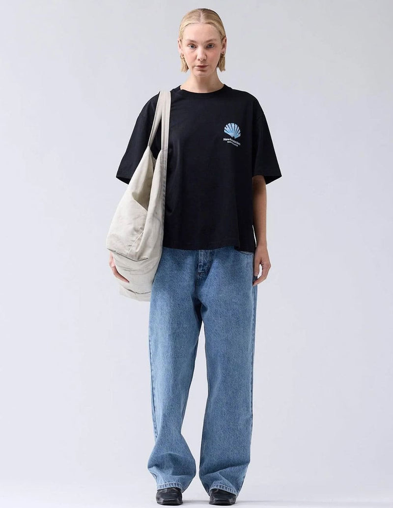 Camiseta New Amsterdam Line Up Negra Unisex