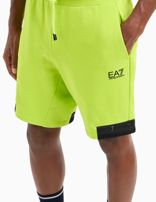 Pantalón Corto Emporio Armani EA7 Logo Series de Algodón Verde Hombre