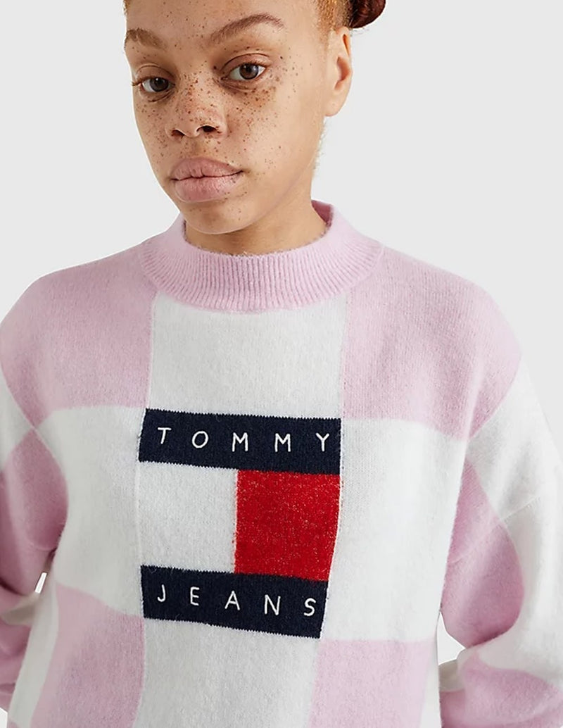 Jersey Tommy Jeans con Diseño de Damero y Logo Rosa Mujer