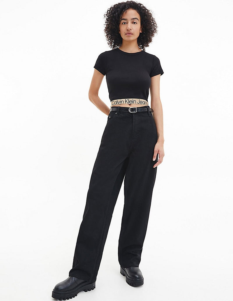 Camiseta Calvin Klein Jeans de Algodón Reciclado con Logo Tape Negra Mujer