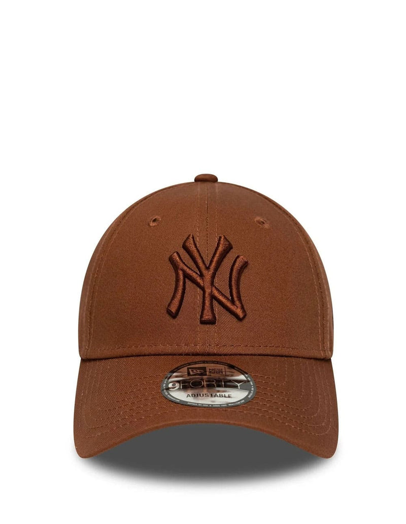 Gorra New Era New York Yankees MLB Essential 9FORTY Marrón Unisex