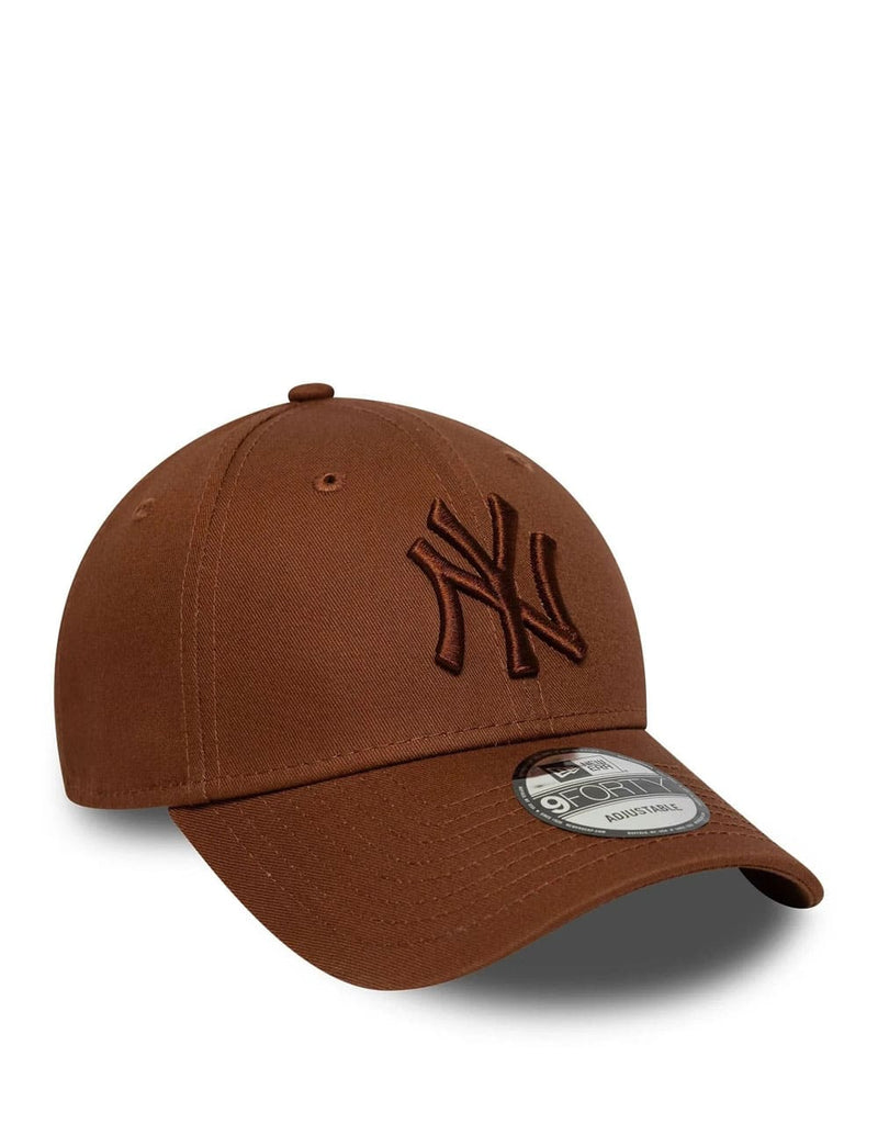Gorra New Era New York Yankees MLB Essential 9FORTY Marrón Unisex