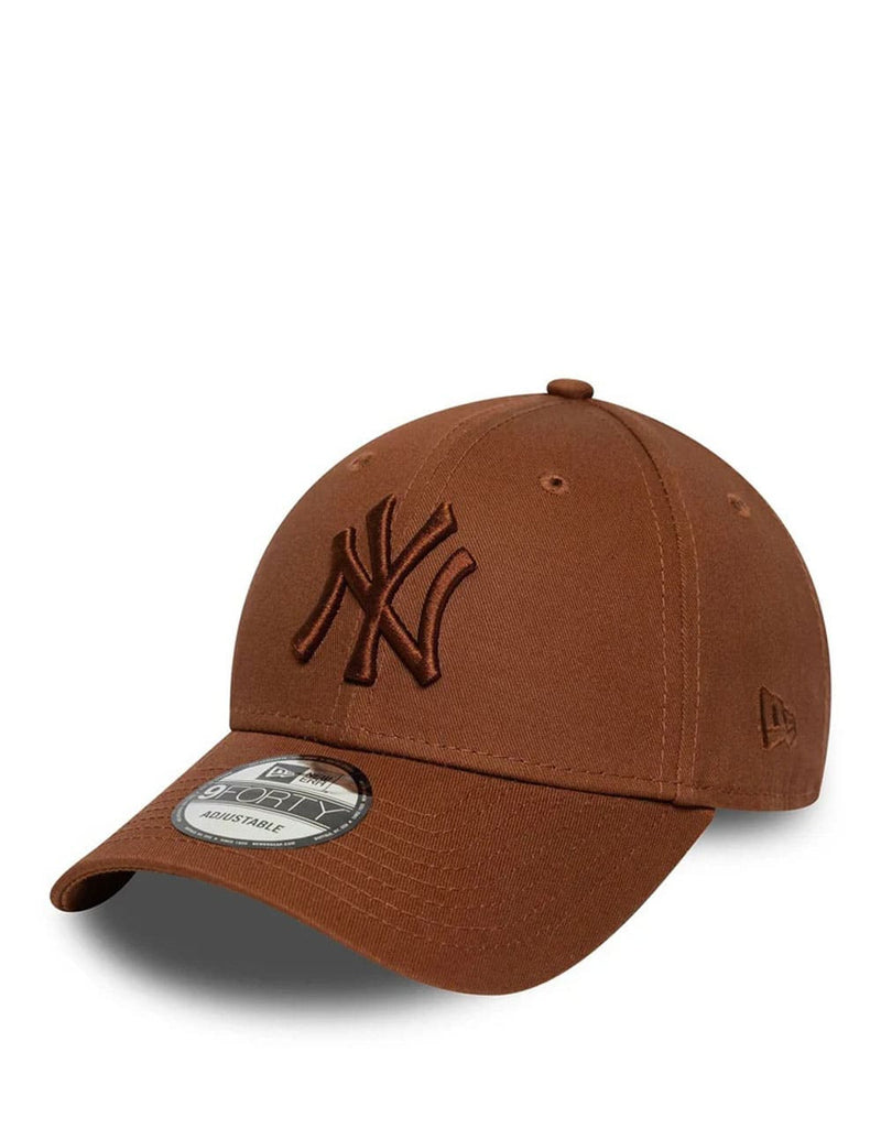 Gorra New Era New York Yankees MLB Essential 9FORTY Marrón Unisex