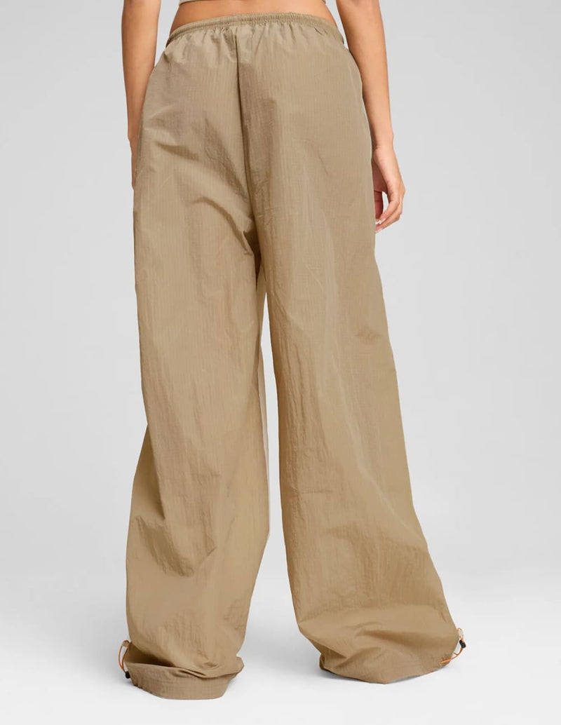 Pantalón Puma Dare To Beige Mujer