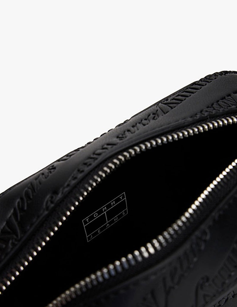 Bolso Tommy Jeans con Logo en Bajo Relieve Negro Mujer 18 x 7 x 14