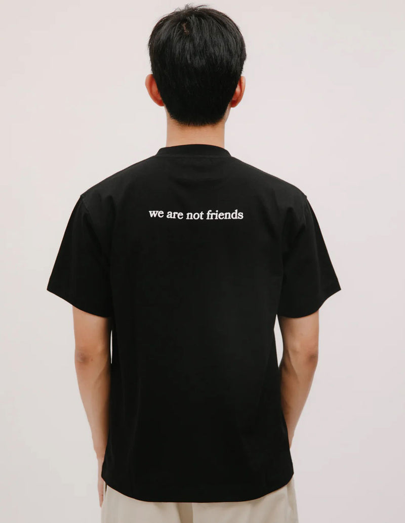 Camiseta We Are Not Friends Craft Pasta Negra Hombre