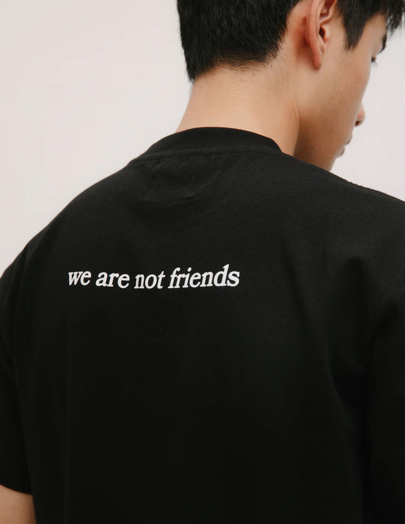 Camiseta We Are Not Friends Craft Pasta Negra Hombre