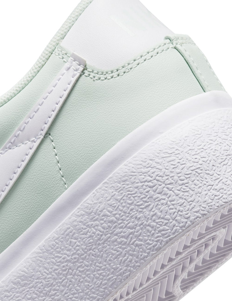 Nike Blazer Low Platform Verdes y Blancas Mujer