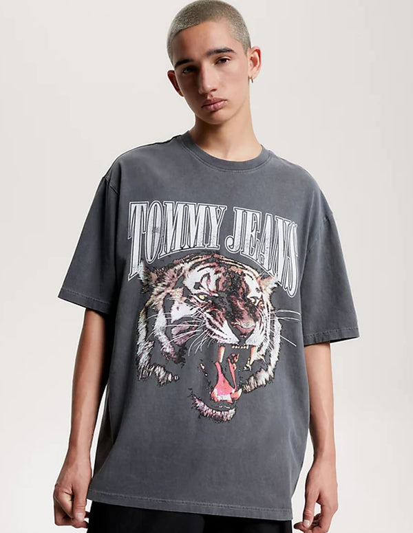 Camiseta Tommy Jeans con Estampado Gris Hombre