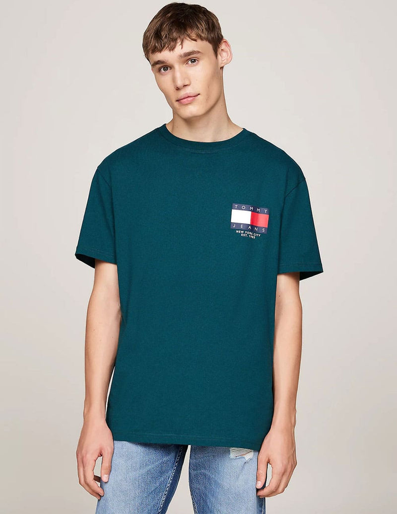 Camiseta Tommy Jeans con Logo en la Espalda Verde Hombre