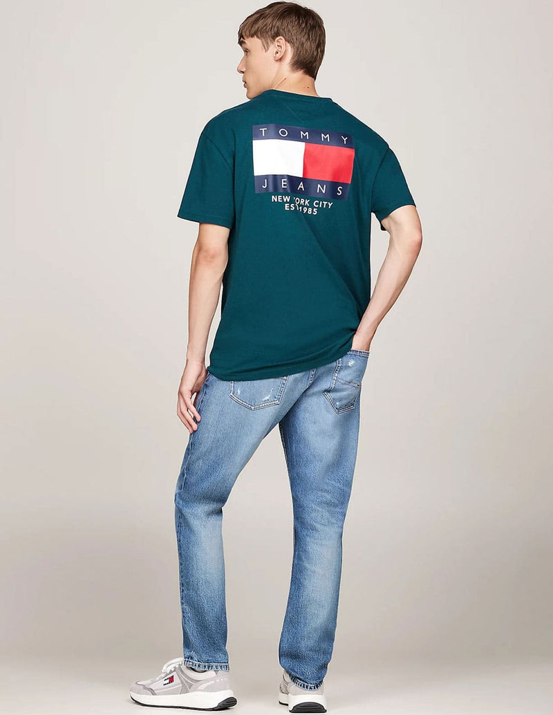 Camiseta Tommy Jeans con Logo en la Espalda Verde Hombre