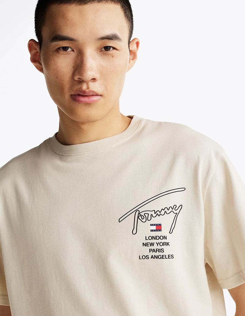 Camiseta Tommy Jeans con Firma en Espalda Beige Hombre