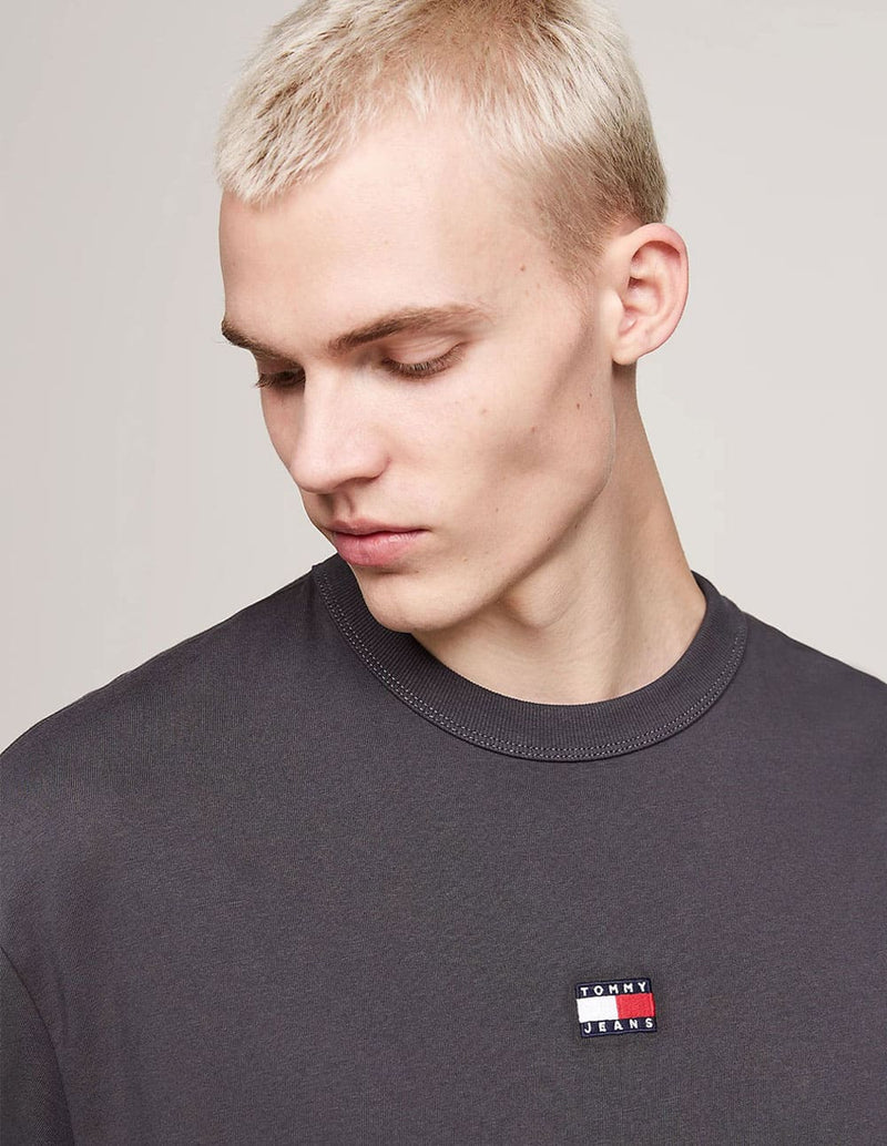 Camiseta Tommy Jeans Logo Patch Negra Hombre