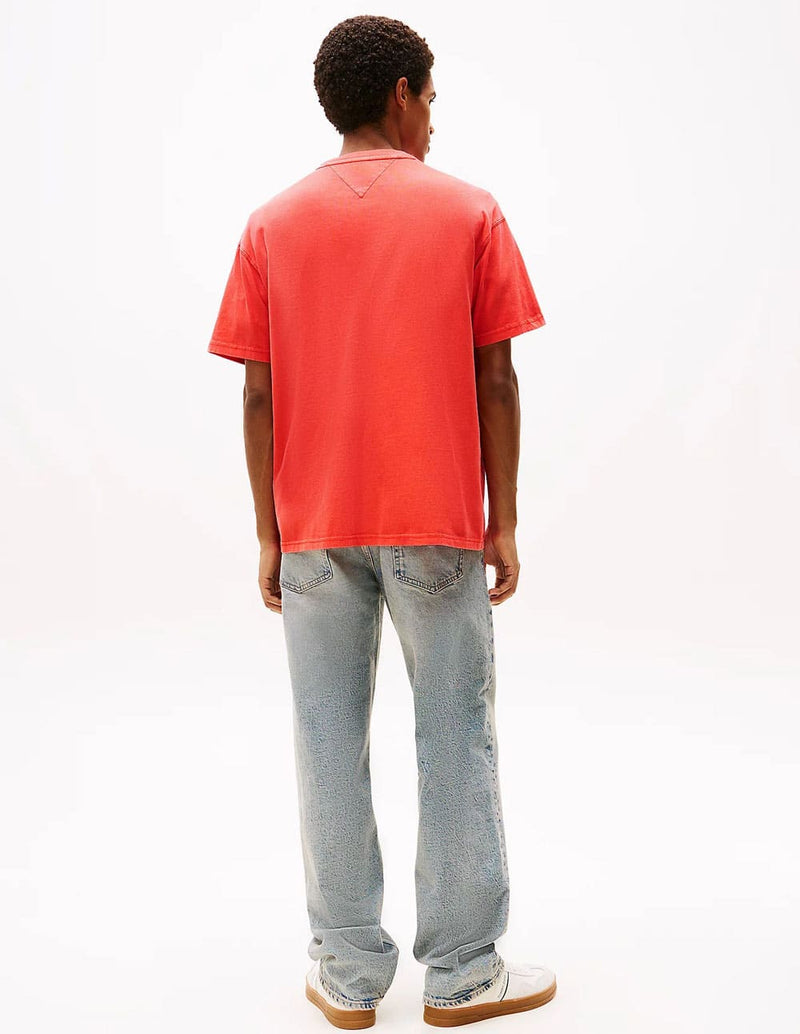 Camiseta Tommy Jeans con Parche de Logo Naranja Hombre