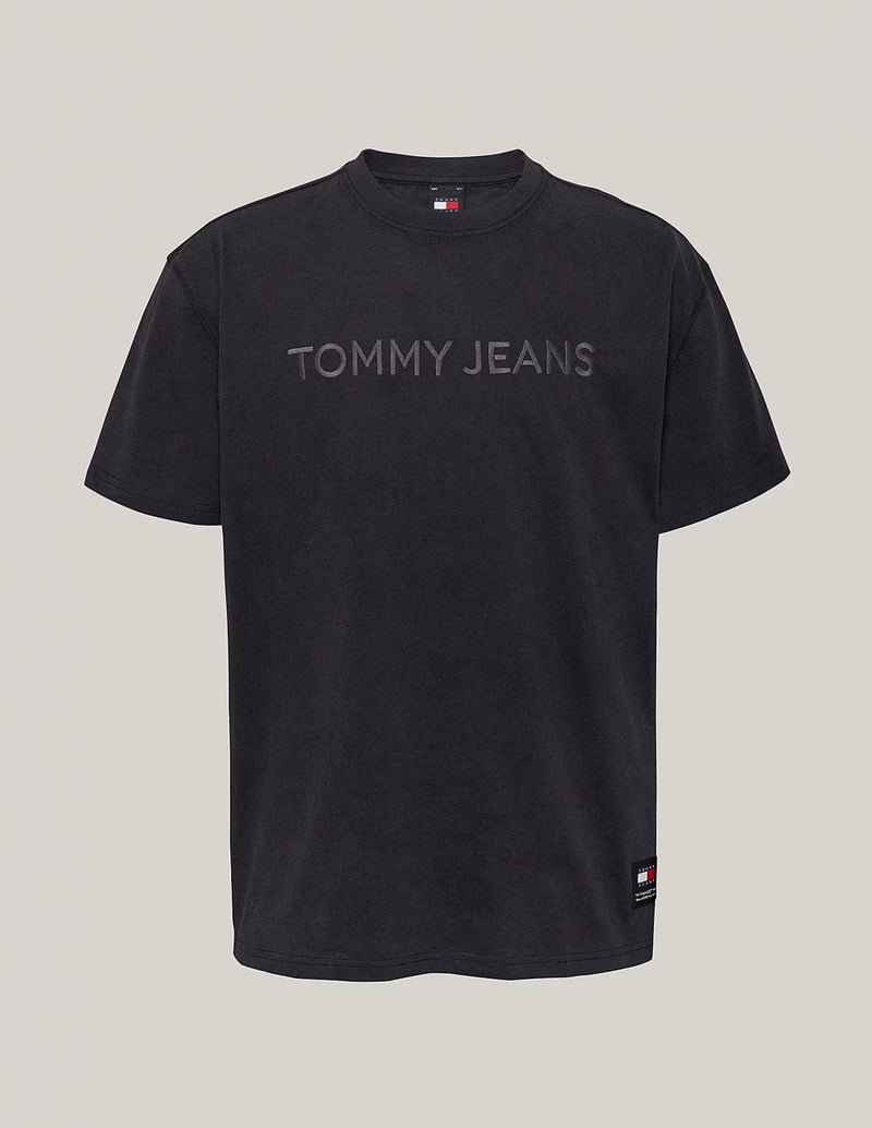 Camiseta Tommy Jeans con Logo Bordado Negra Hombre