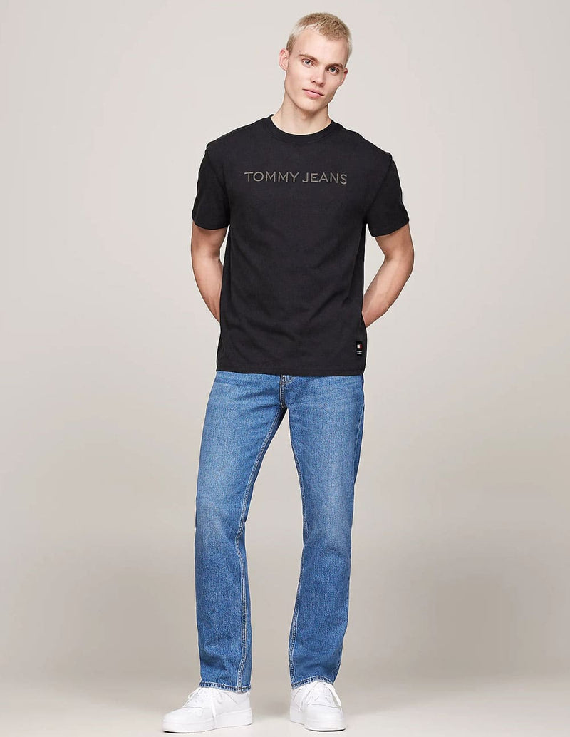 Camiseta Tommy Jeans con Logo Bordado Negra Hombre