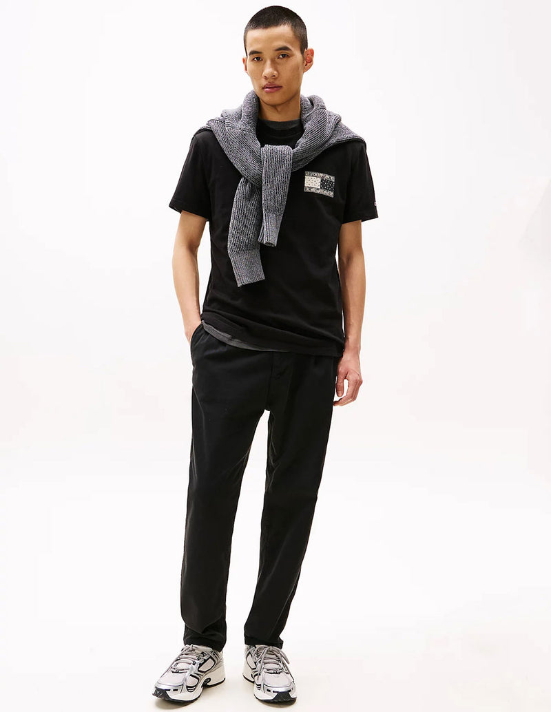 Camiseta Tommy Jeans con Estampado en la Espalda Negra Hombre
