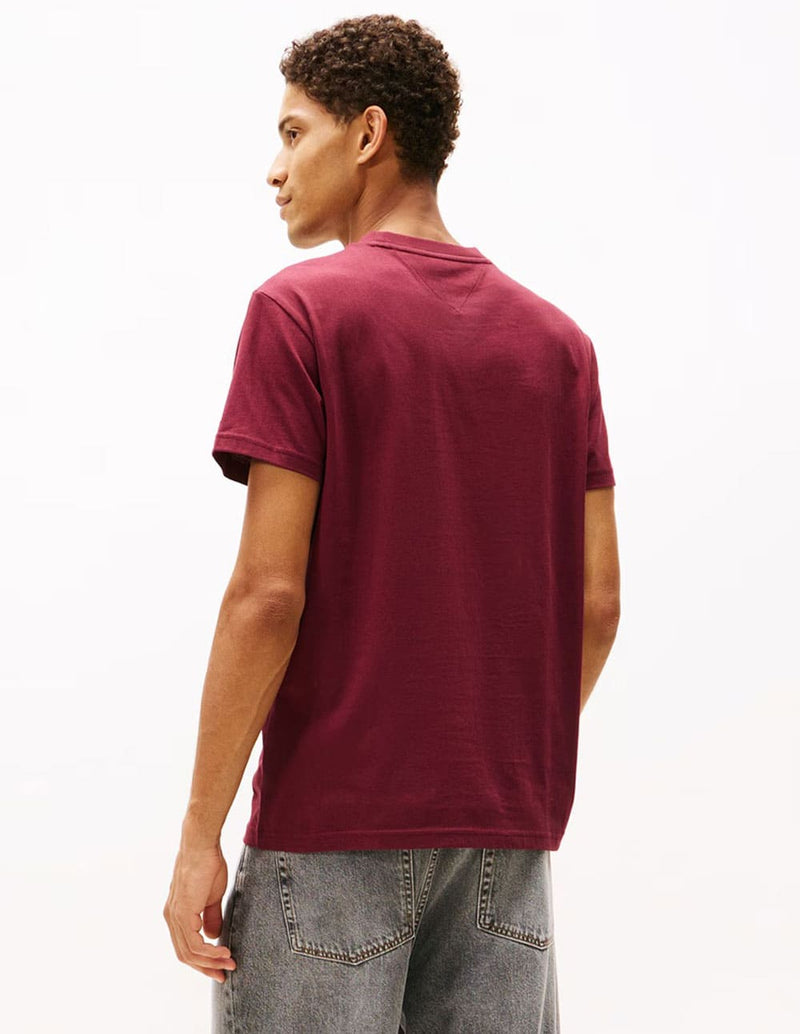 Camiseta Tommy Jeans con Logo Burdeos Hombre