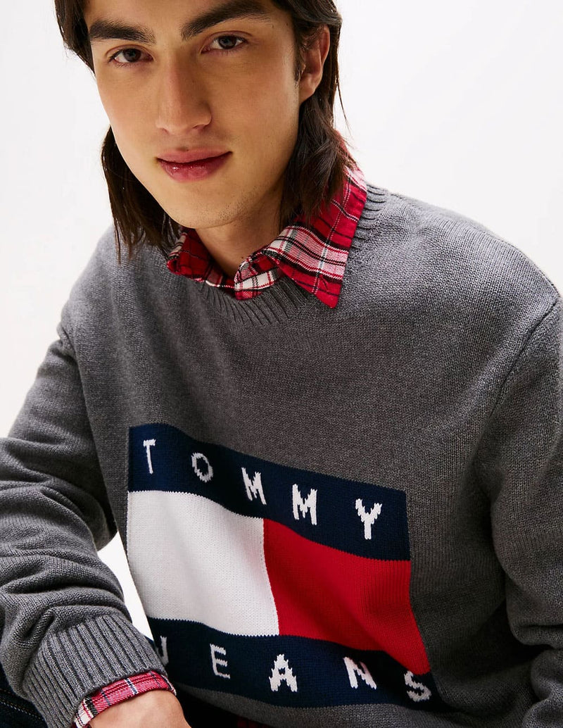 Jersey Tommy Jeans Logo Patch Gris Hombre
