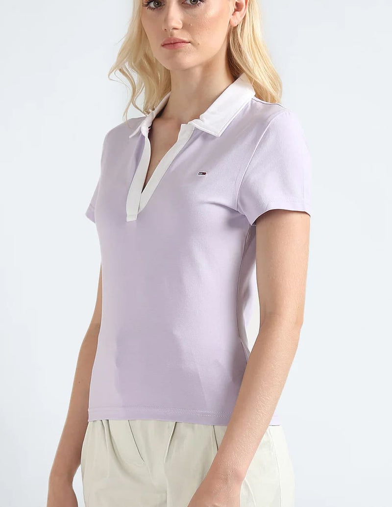 Polo Tommy Jeans con Logo Morado Mujer