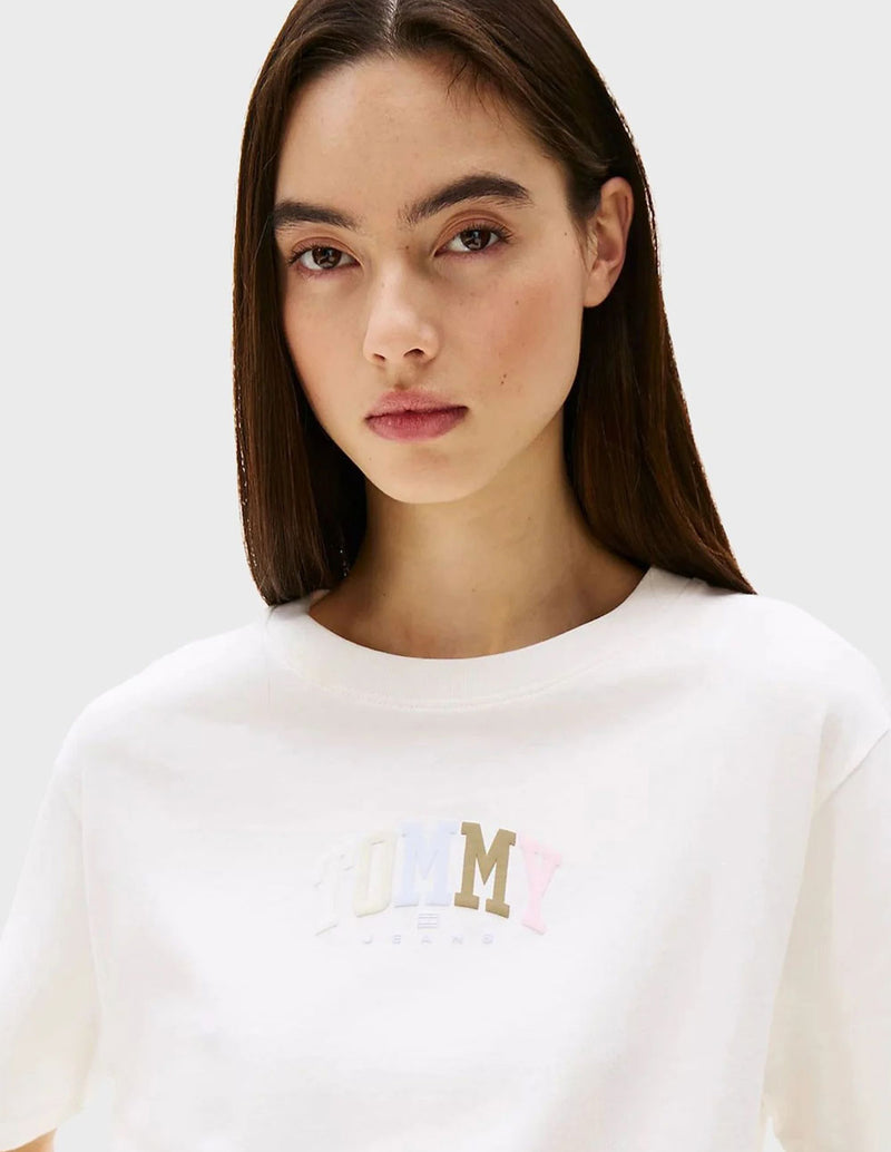 Camiseta Tommy Jeans Logo Fit Blanca Mujer