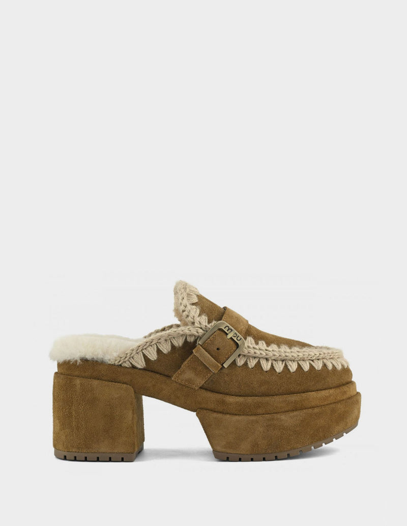 MOU Platform Clog Buckel Strap Marrones Mujer