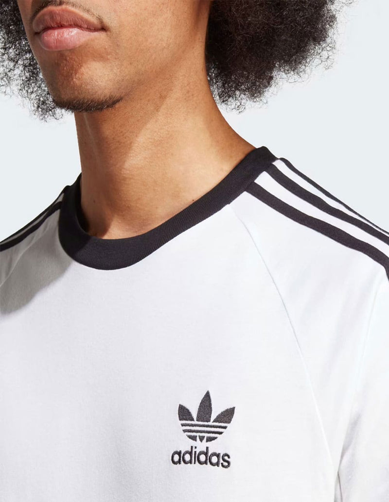 Camiseta adidas Classics 3 Bandas Blanca Hombre