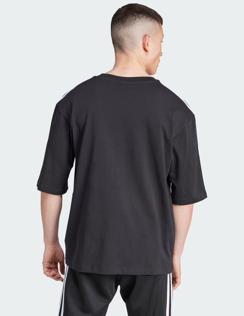 Camiseta adidas Oversized Negra Hombre