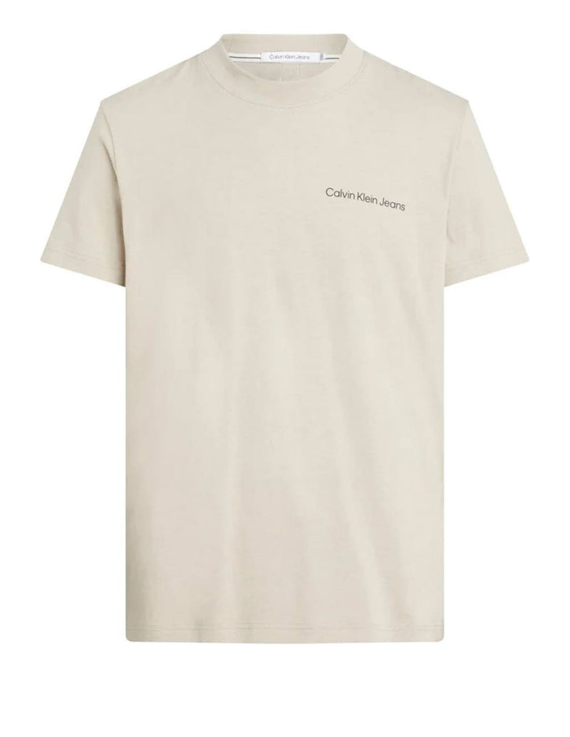 Camiseta Calvin Klein Jeans con Logo Tape Beige Hombre