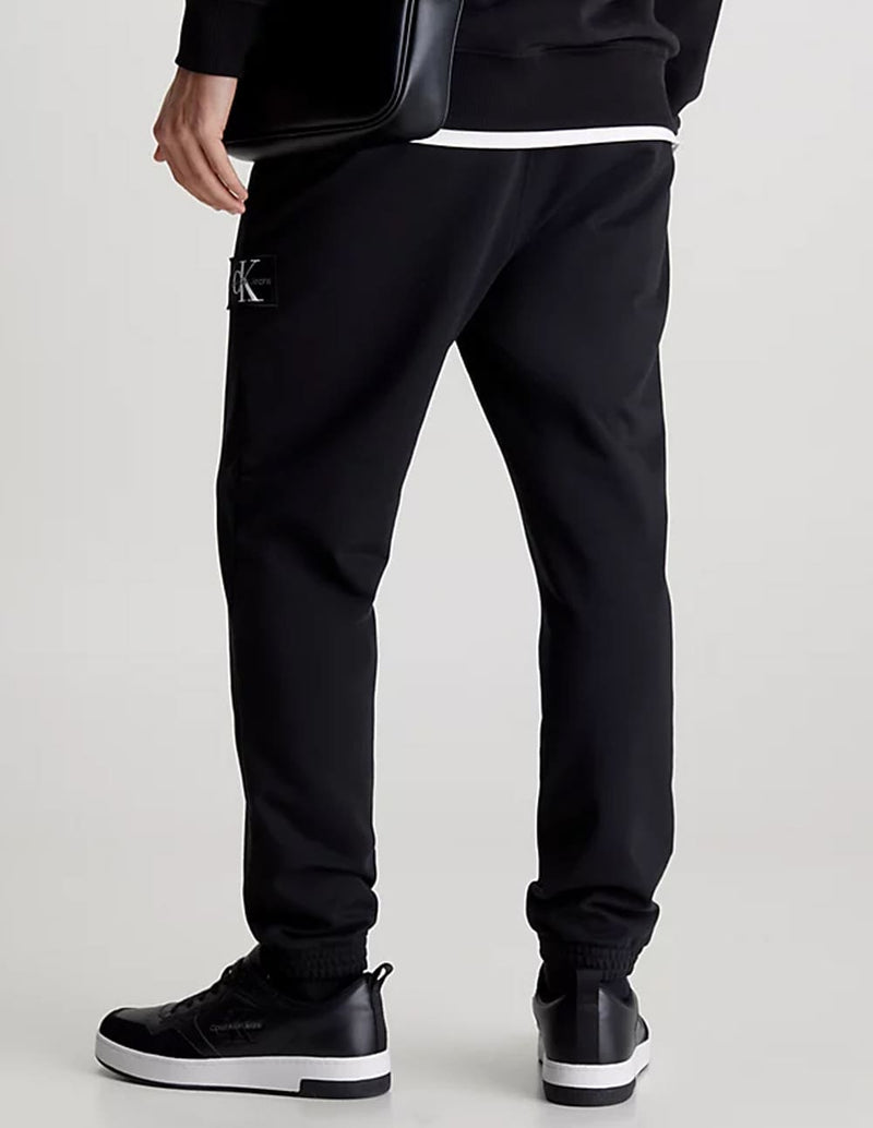 Pantalón de Chándal Calvin Klein Jeans con Insignia Negro Hombre