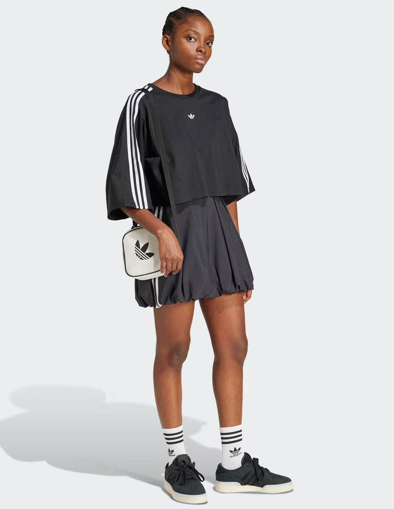 Camiseta adidas Adilenium Season 3 Boxy Oversized Negra Mujer