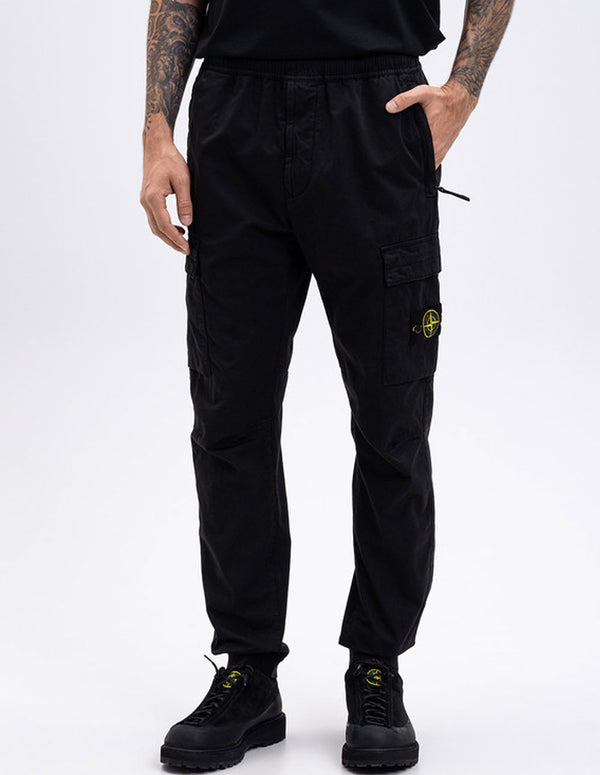 Pantalón Cargo Stone Island con Logo Negro Hombre