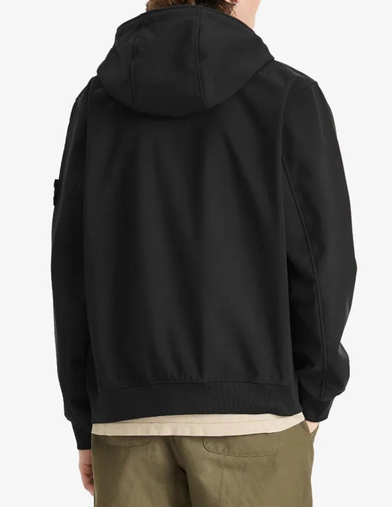 Chaqueta con Capucha Stone Island Soft Shell Negra Hombre