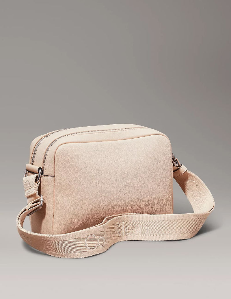 Bolso Calvin Klein Jeans con Logo Beige Mujer 16 x 21 x 9