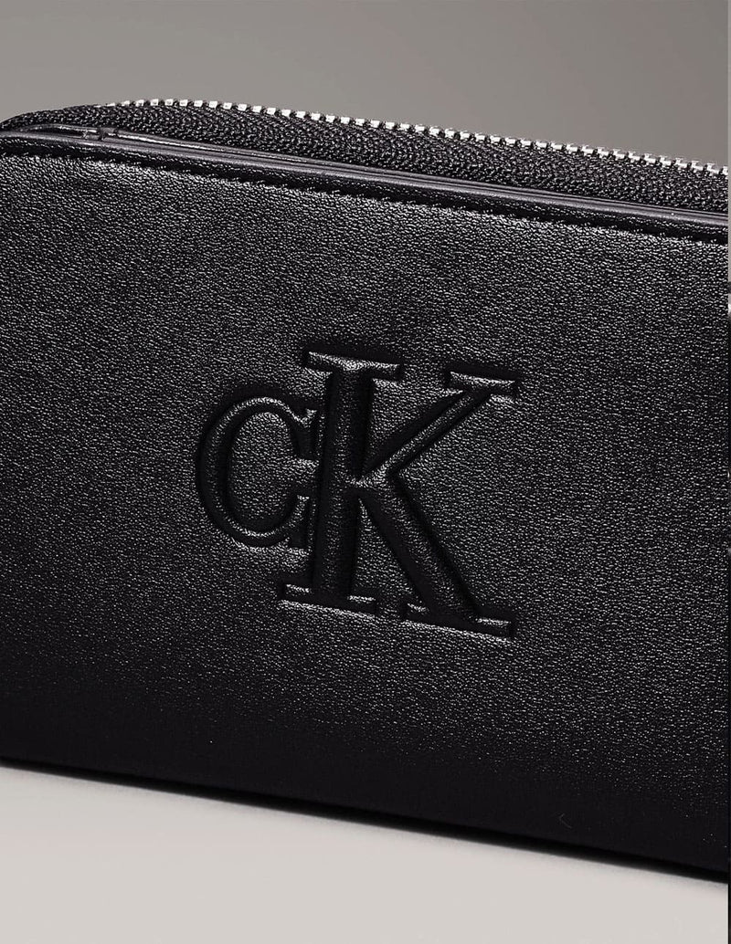 Cartera Calvin Klein Jeans con Logo Negra Mujer 11 x 8 x 3