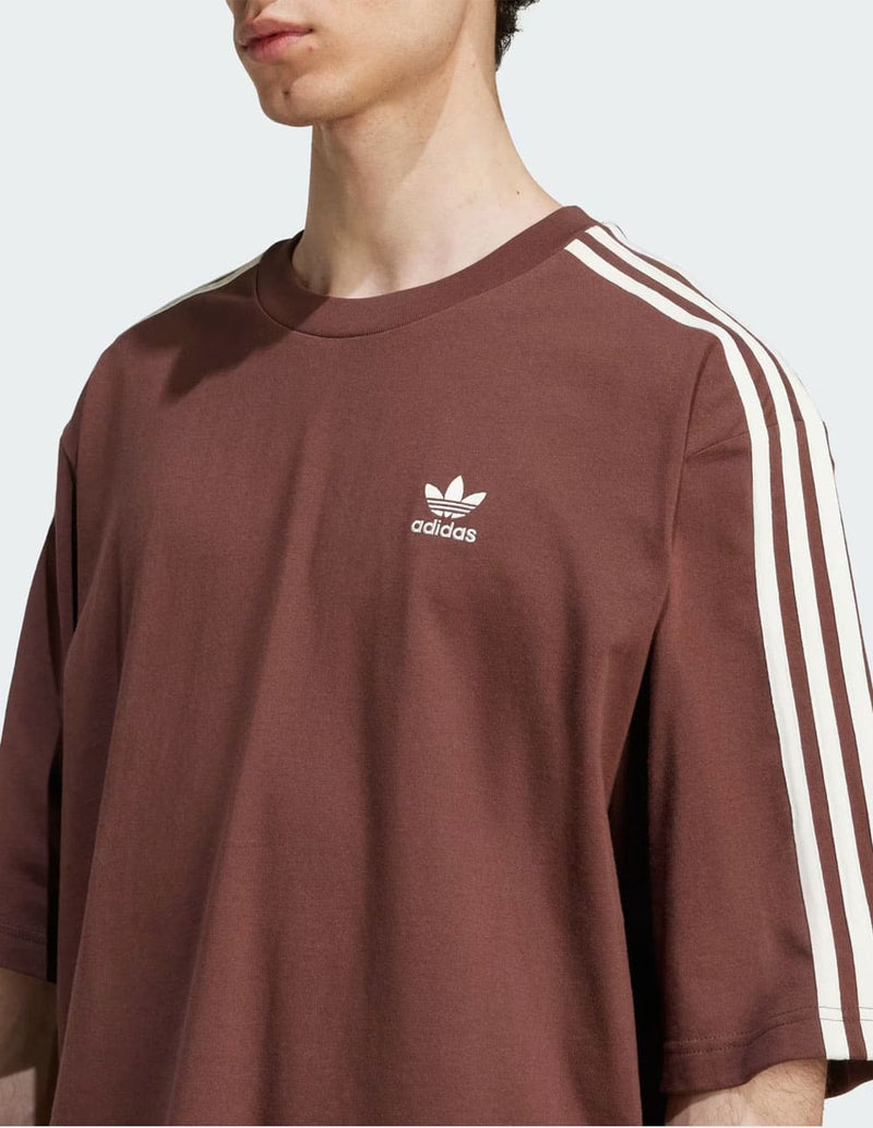Camiseta adidas Oversized Marrón Hombre