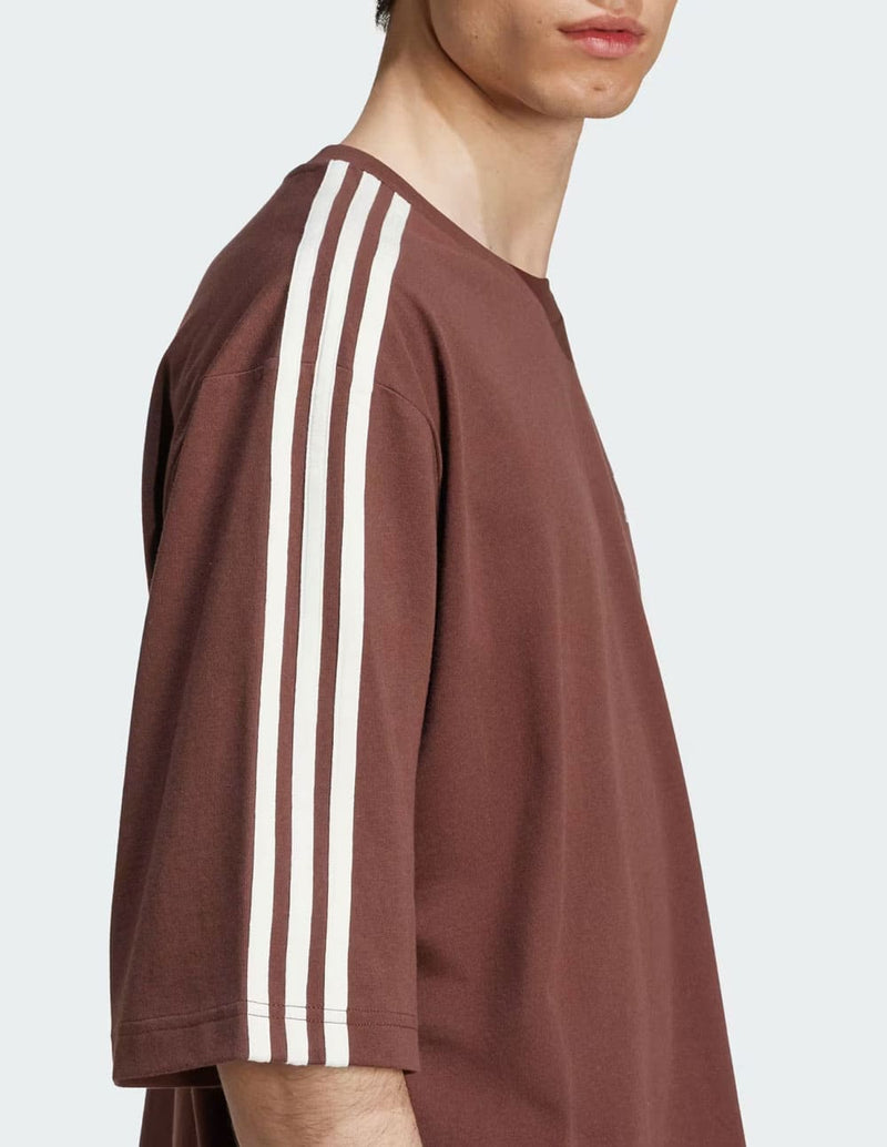 Camiseta adidas Oversized Marrón Hombre