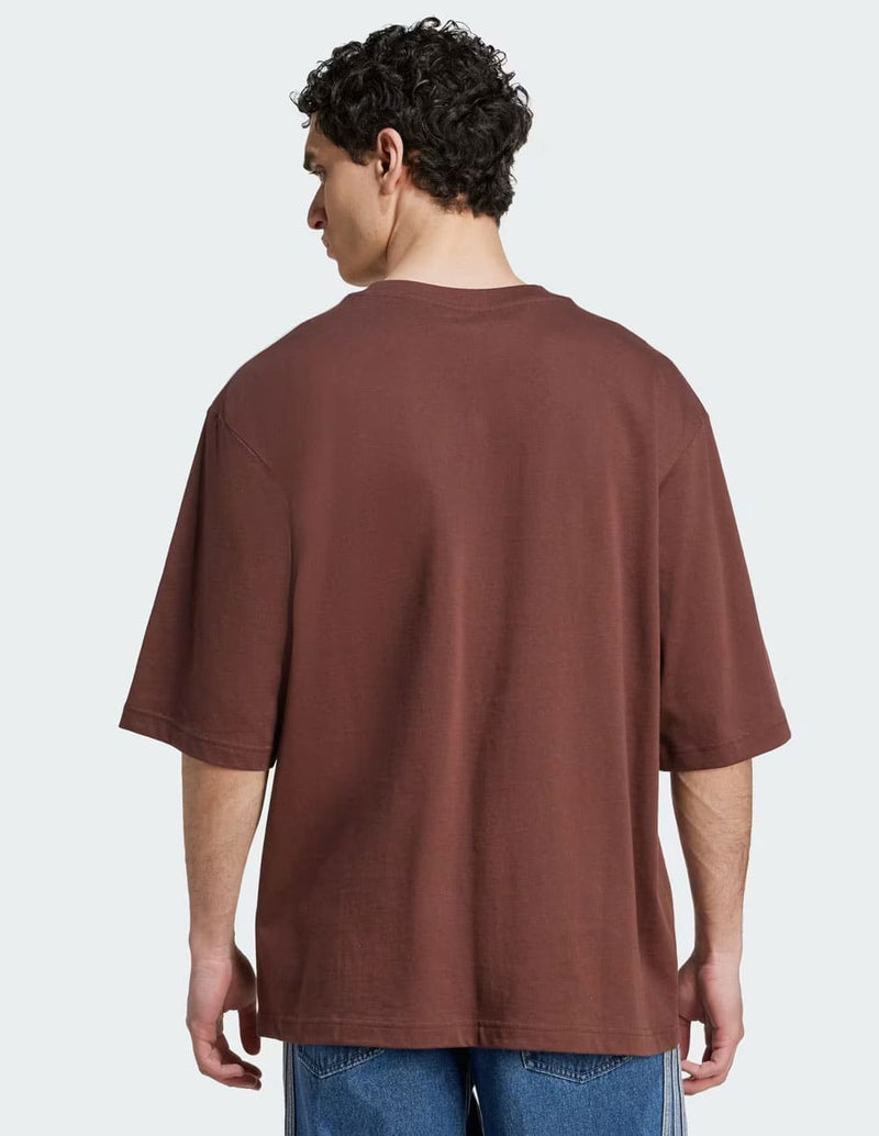 Camiseta adidas Oversized Marrón Hombre