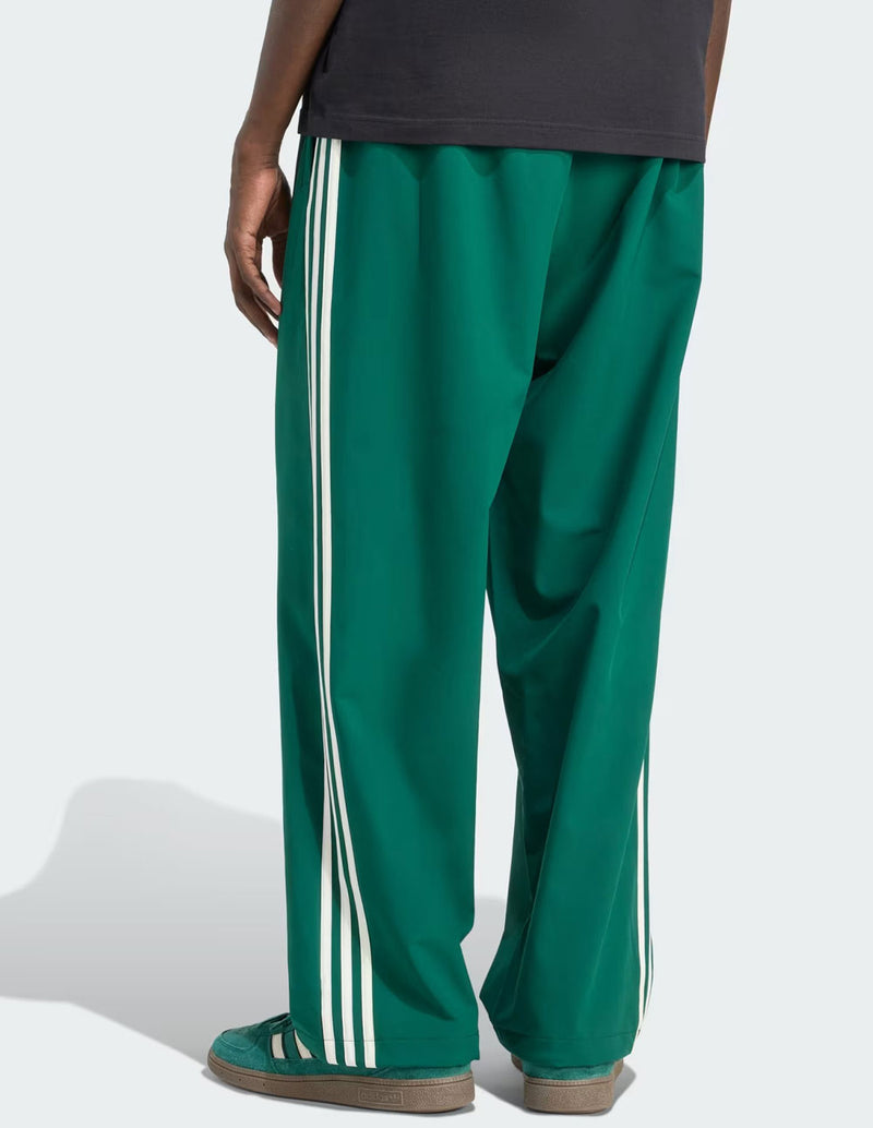 Pantalón adidas Dpt. Woven Firebird Verde Hombre