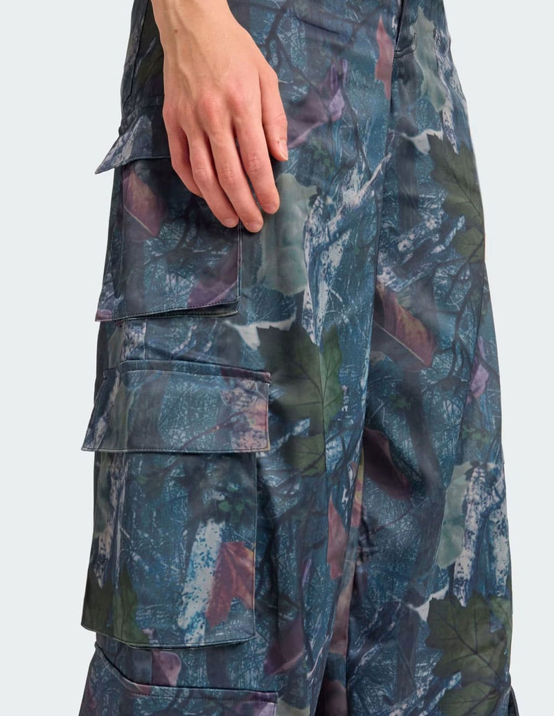 Pantalón adidas Leaf Camo Print Satin Azul Mujer