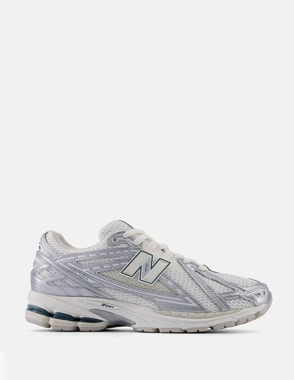 New Balance M1906R EE Grises y Blancas Unisex