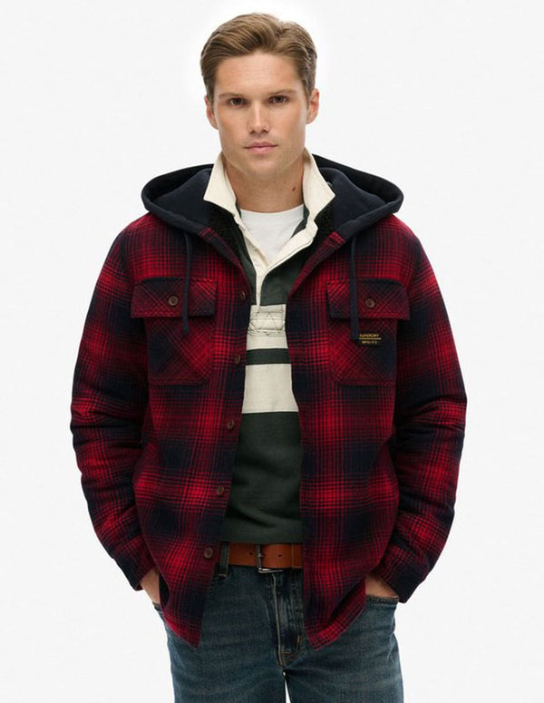 Chaqueta Superdry de Cuadros con Capucha Surplus Roja Hombre M4011