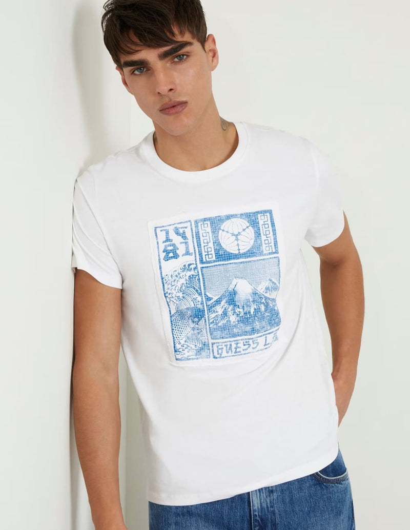 Camiseta GUESS con Parche Frontal Blanca Hombre