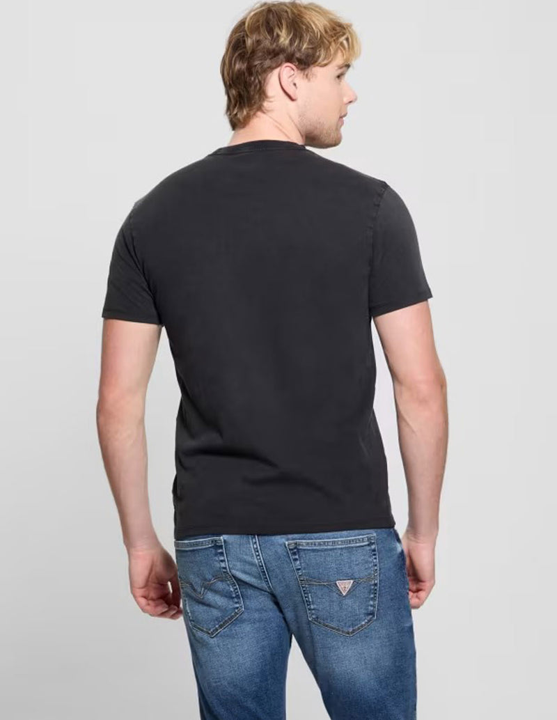 Camiseta GUESS con Logo Frontal Negra Hombre
