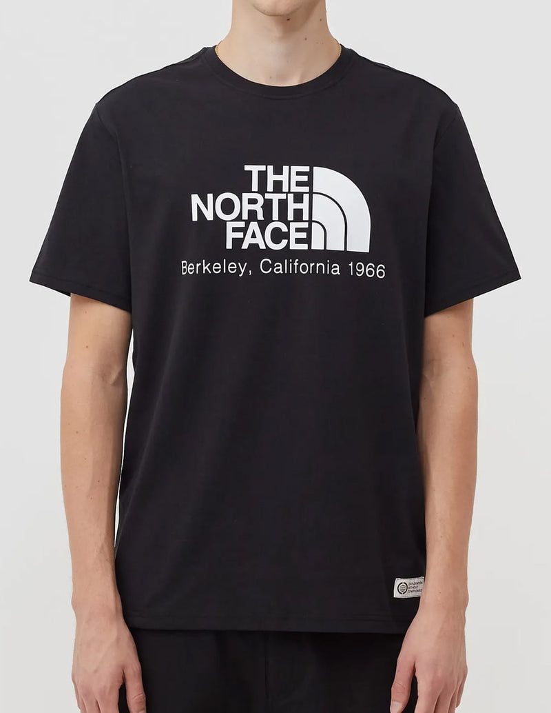 Camiseta The North Face Scrap Berkeley California Negra Hombre